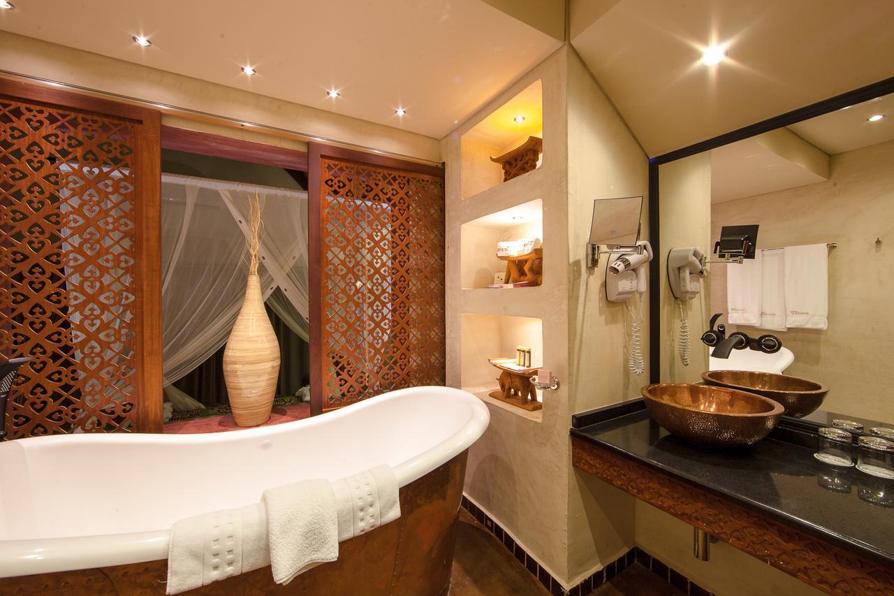 The Royal Senchi Hotel And Resort Akosombo Extérieur photo
